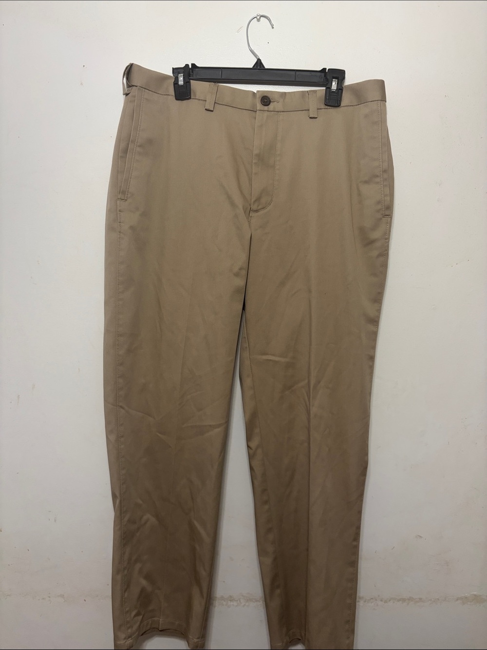 Haggar Men's Chino Pants in Khaki Tan